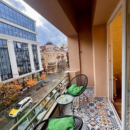 Gorky Urban Bliss شقة سكوبجي
