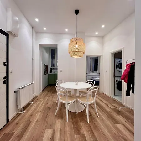 Gorky Urban Bliss Apartment *